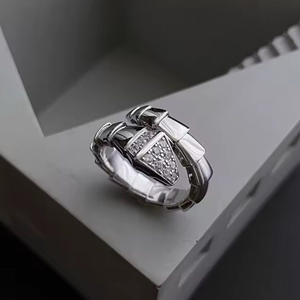 The Silver Serpent Ring in 925 silver and lab grown stones sz 6.5